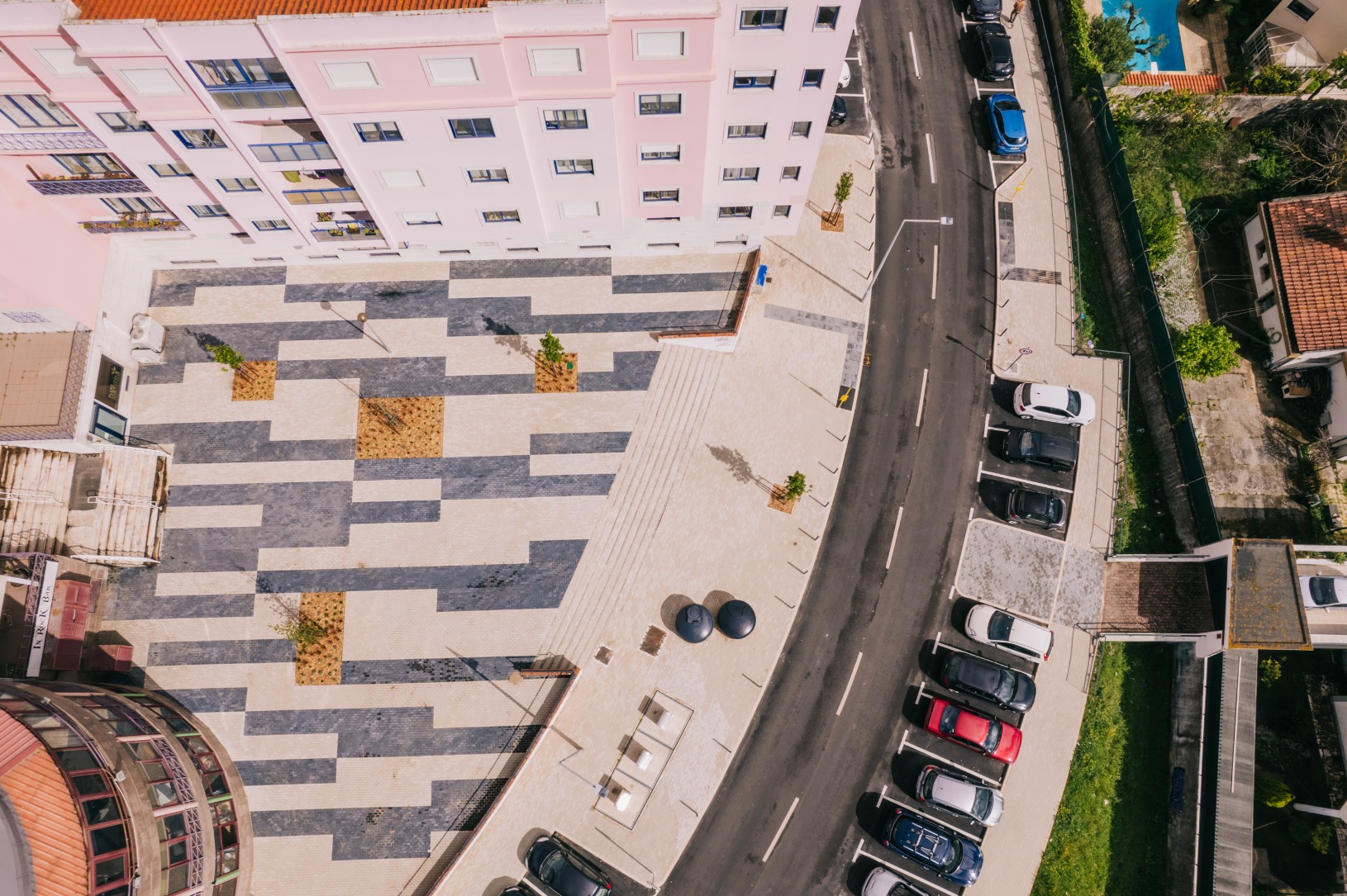 Requalificação dos arruamentos e zonas envolventes da Avenida da Quinta Grande - Alfragide, pela Unikonstroi